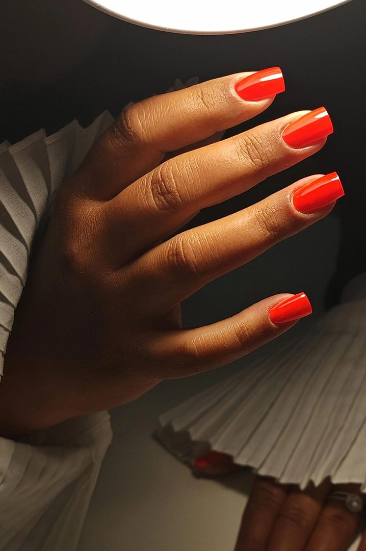 Ongles rouges carrés — ElymNails